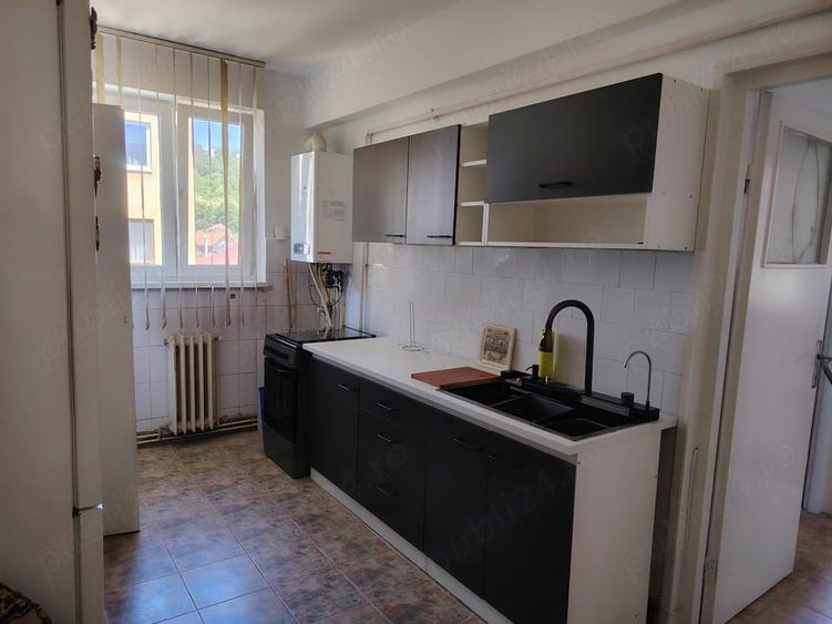 Apartament cu 3 camere decomandat în Grigorescu