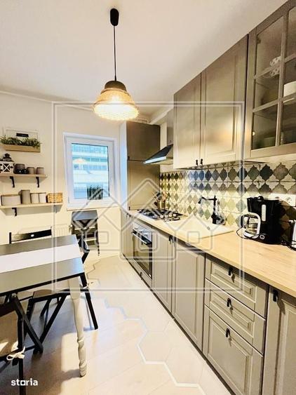 Apartament cu 3 camere decomandat în Piața Cluj