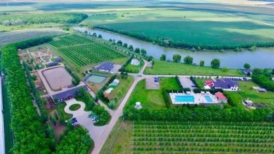 Teren Construcții intravilan de 400 mp, în Solacolu