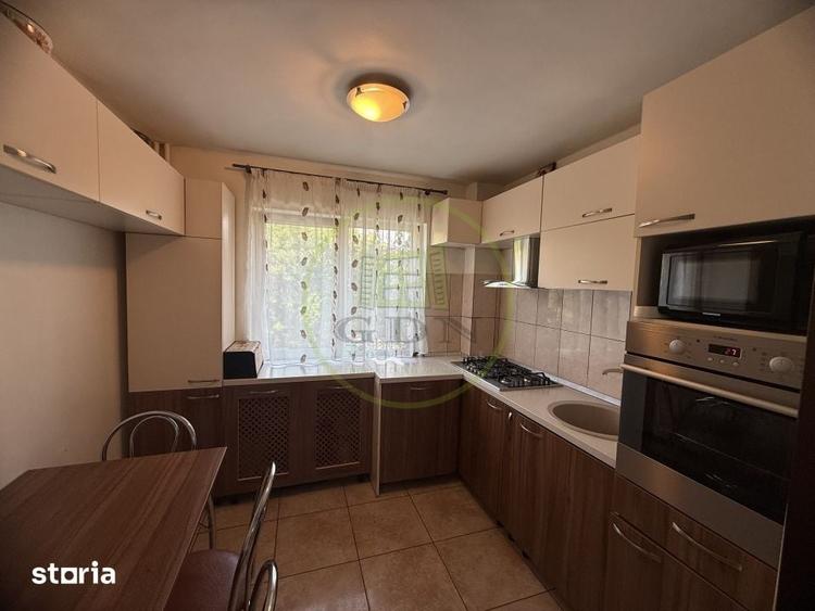Apartament cu 3 camere semidecomandat, mobilat în Rovine