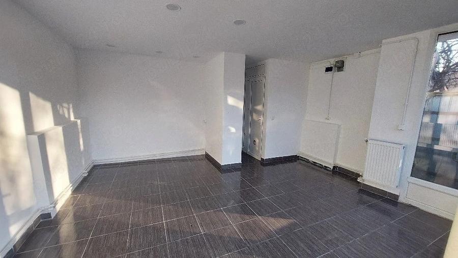 Spațiu comercial, de 20 mp, în Central
