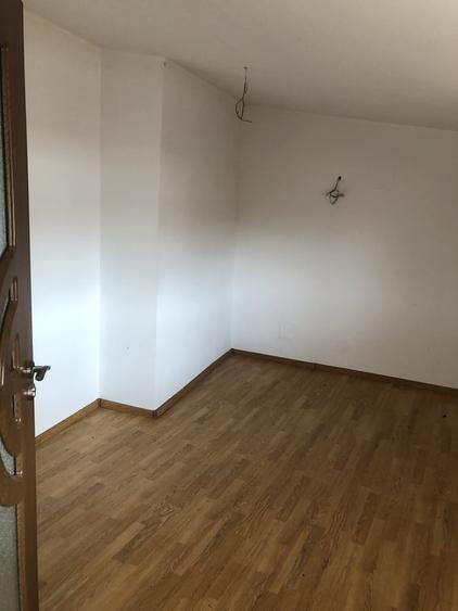 Casă cu 9 camere cu Teren 313 Mp în Pantelimon