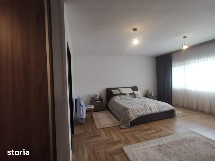 Casă cu 5 camere cu Teren 1017 Mp în Bascov