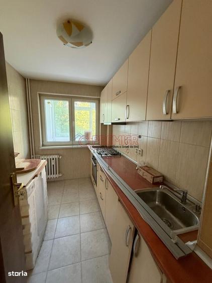 Apartament cu 3 camere decomandat în Alexandru Obregia