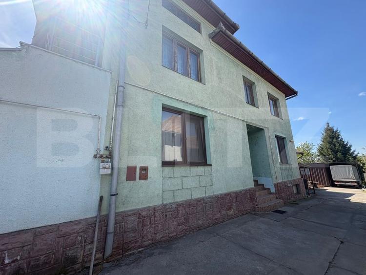 Casă individuală cu 6 camere cu Canalizare în Apahida