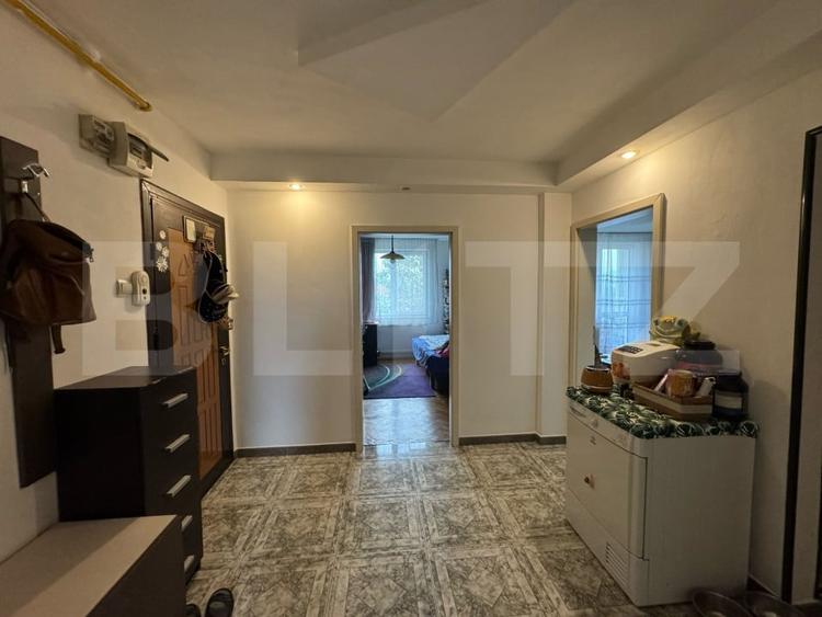 Apartament cu 3 camere decomandat, mobilat în Progresul