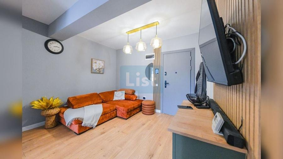 Apartament cu 3 camere semidecomandat, mobilat în Zorilor