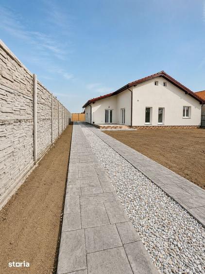 Casa individuala 3 camere, garaj, 710mp teren - 1