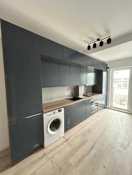 Apartament cu 3 camere semidecomandat, mobilat în Florești — fotografia 1