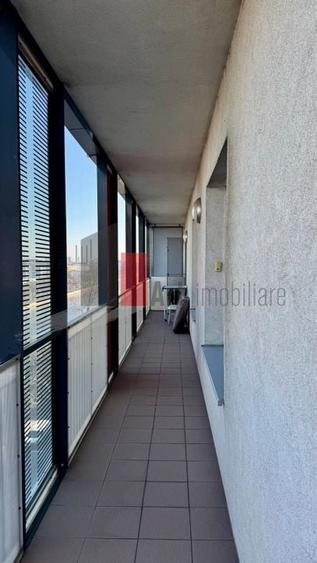 Apartament cu 3 camere decomandat în Tineretului