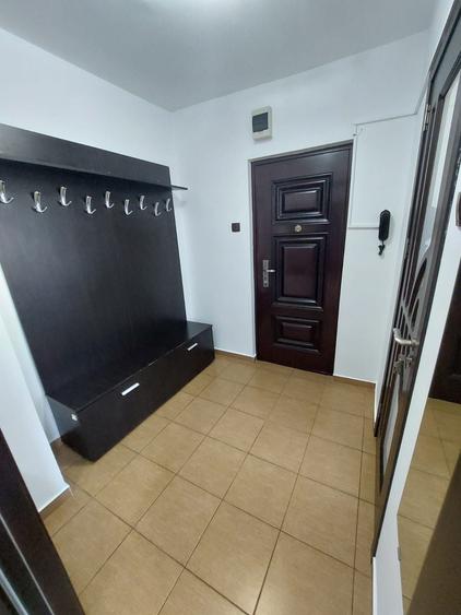 Apartament cu 2 camere semidecomandat în Iancului
