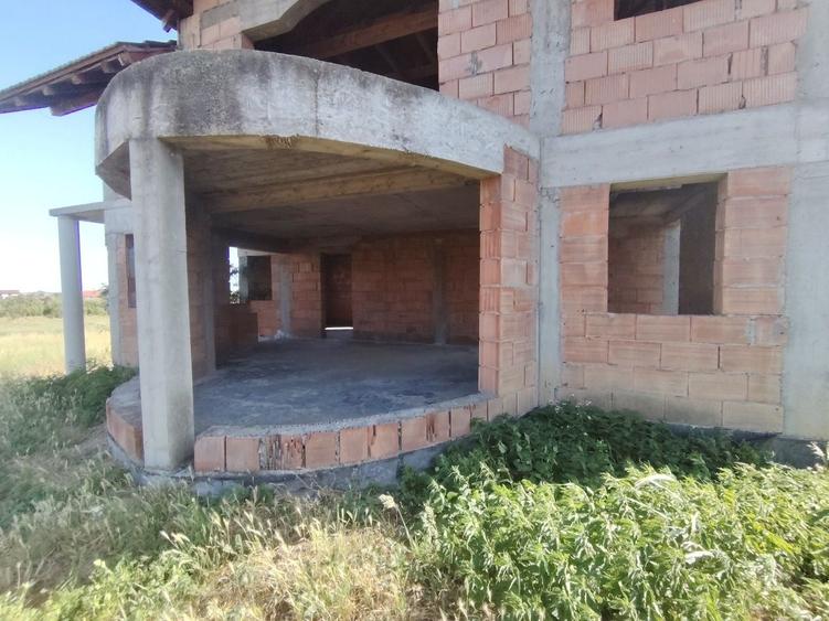 Casă cu 4 camere în Rogova