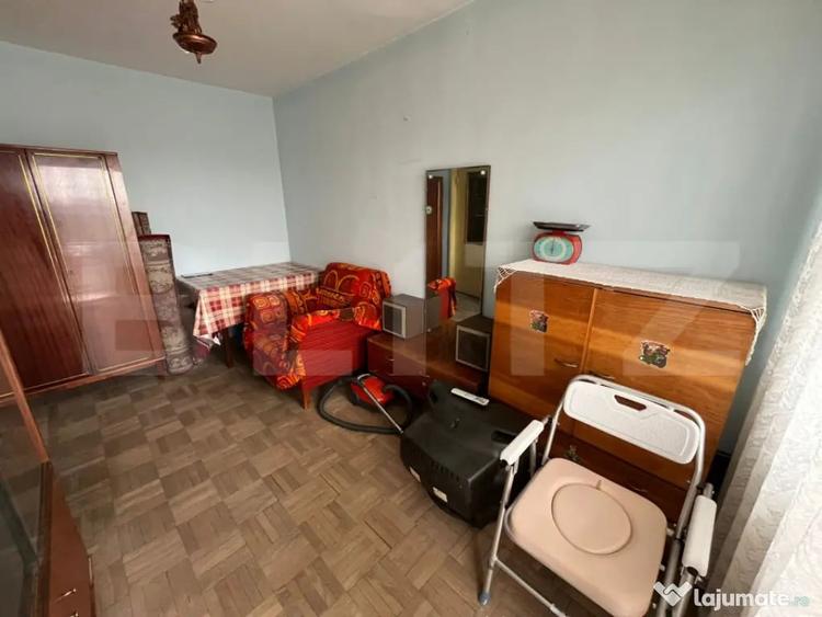 Apartament cu 3 camere decomandat, mobilat în Central