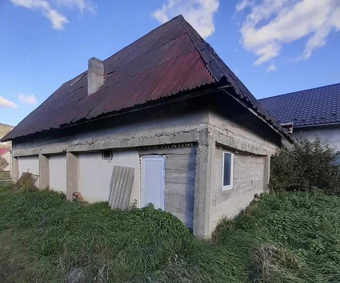 Casă cu Teren 500 Mp în Central