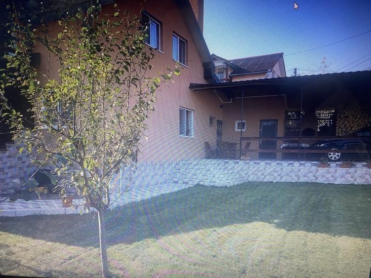 Casă cu 4 camere în Crișeni