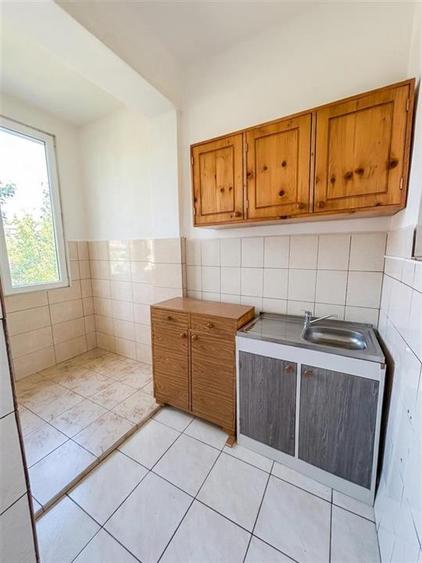 Apartament cu 3 camere semidecomandat în Gării