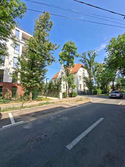 Birou, de 153 mp, în Central