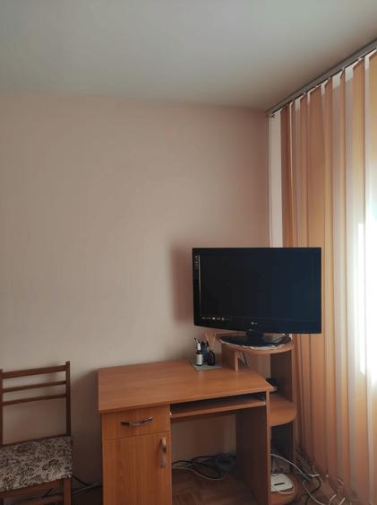Apartament cu 2 camere decomandat, mobilat în Cug — fotografia 2