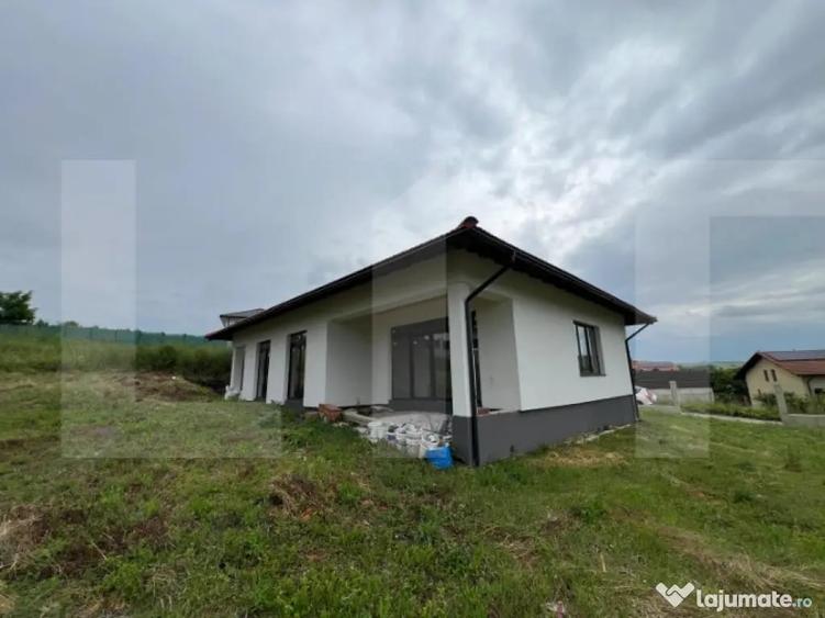 Casă cu 5 camere cu Teren 1112 Mp în Apahida