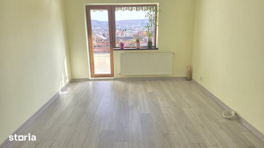 Apartament cu 2 camere decomandat în Ceangăi