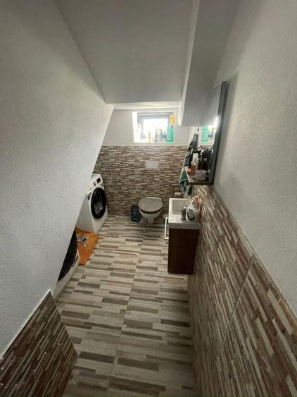 Casă cu 4 camere în Vulcan