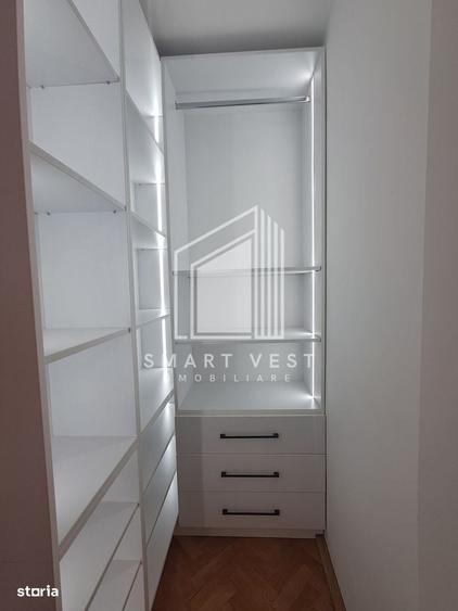 Apartament cu 4 camere semidecomandat în Central