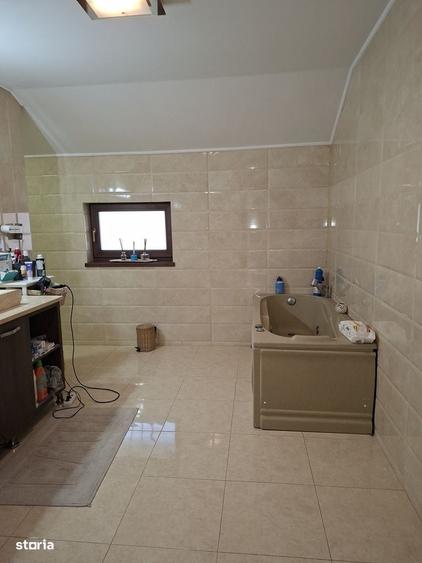 Casă cu 4 camere în Popoveni