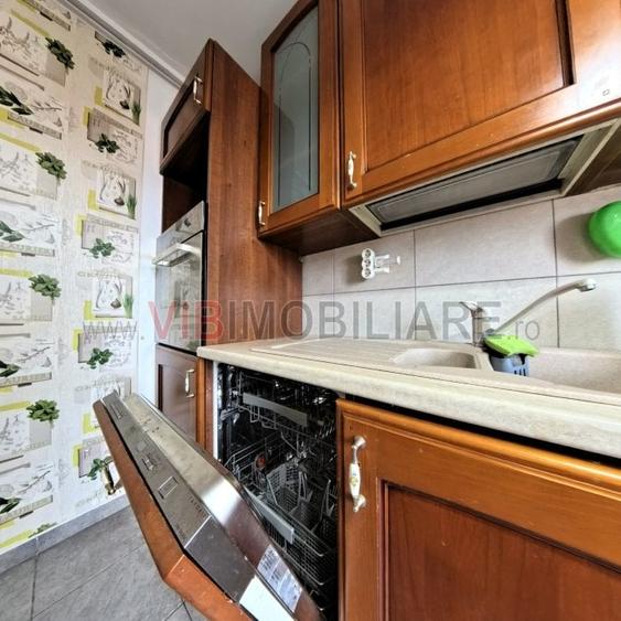 Apartament cu 3 camere decomandat, mobilat în Ozana