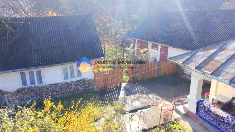 Casă cu 3 camere cu Teren 5062 Mp în Central