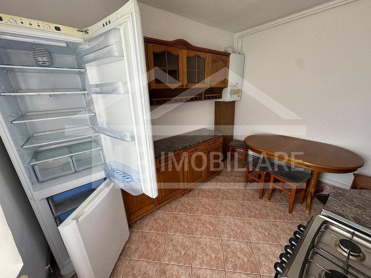 Apartament cu 2 camere decomandat în Pandurilor