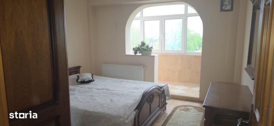 Apartament cu 4 camere în Central