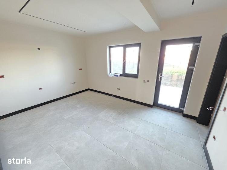 Casă cu 4 camere cu Teren 500 Mp în Central