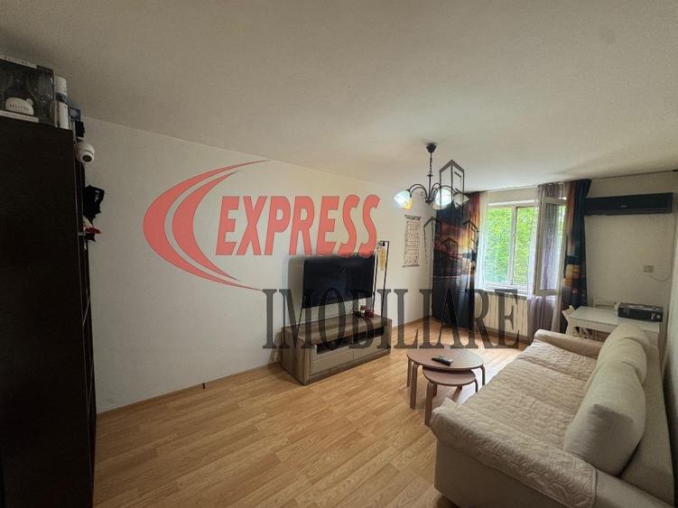 Apartament cu 3 camere decomandat în Basarabia