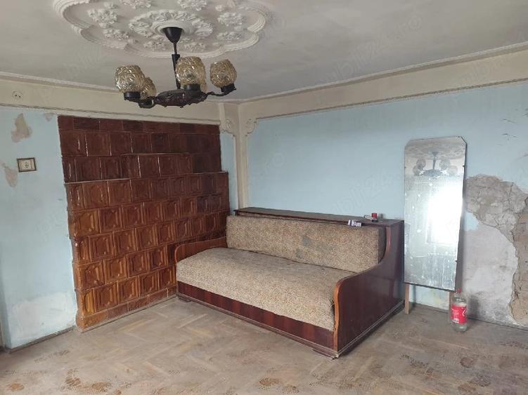 Casă cu Teren 1335 Mp în Săvinești