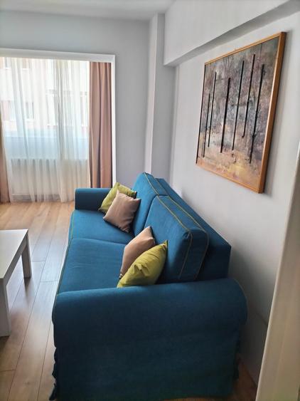 Apartament cu 3 camere decomandat în Cetate