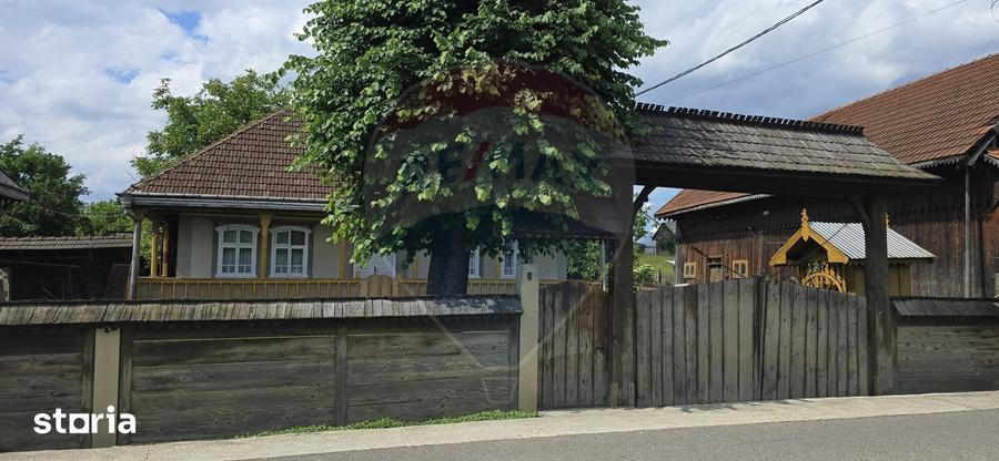 Casă cu 4 camere cu Teren 3409 Mp în Șcheia
