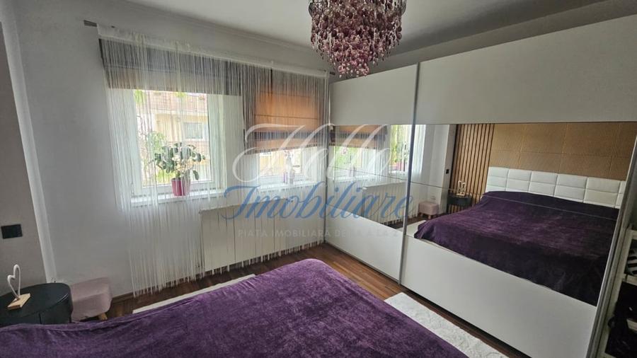 Apartament cu 3 camere semidecomandat în Florești