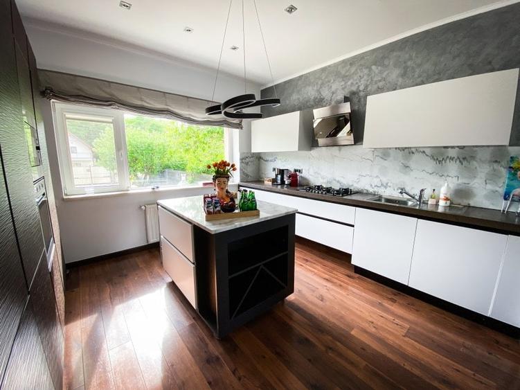 Casă individuală cu 7 camere cu Teren 1500 Mp în Buftea