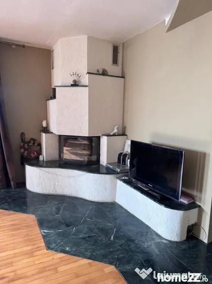 Casă cu 7 camere cu Teren 2500 Mp în Siret