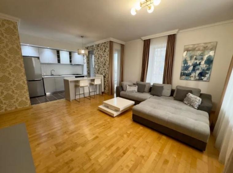 Apartament cu 2 camere decomandat în Splaiul Unirii