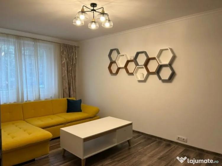 Apartament cu 4 camere decomandat, mobilat în Fizicienilor
