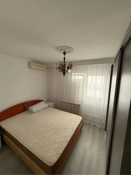 Apartament cu 3 camere decomandat în Dristor