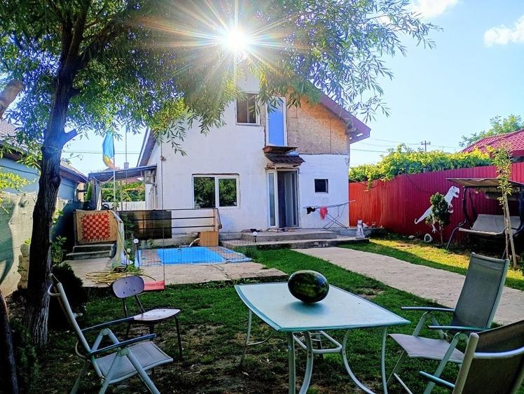 Casă cu 4 camere în Lumina