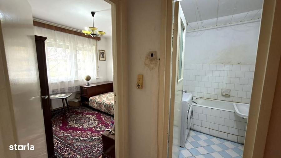 Apartament cu 3 camere semidecomandat, mobilat în Central