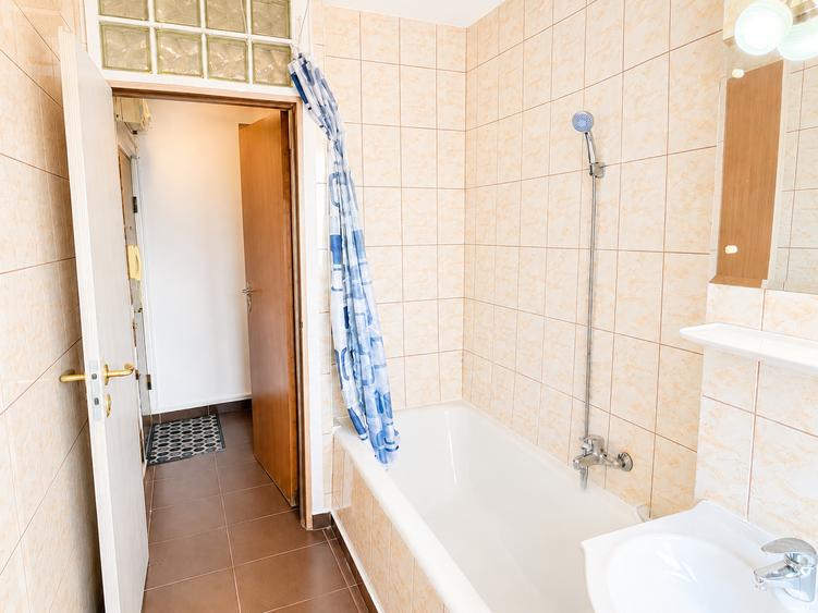Apartament cu 2 camere semidecomandat în Eroii Revoluției