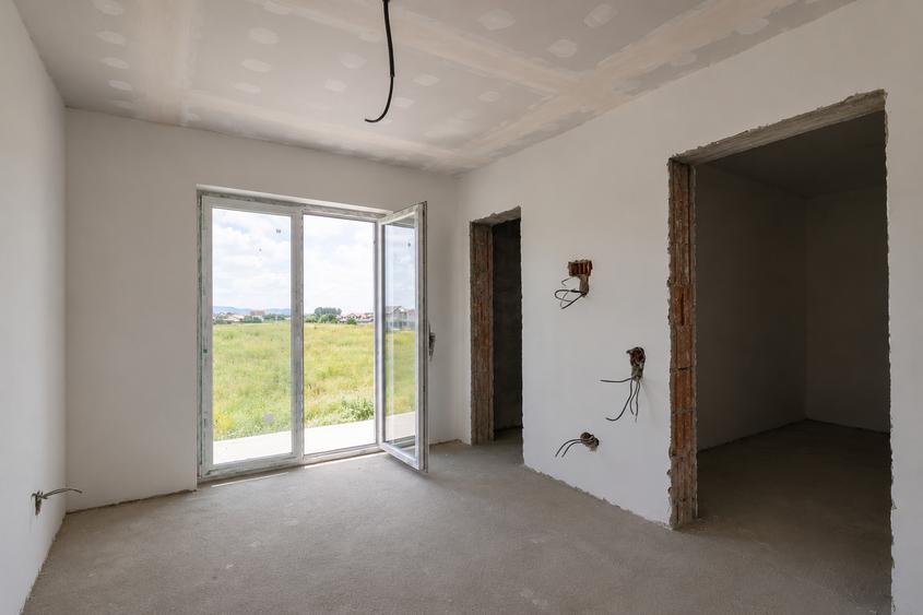 Duplex cu 4 camere cu Canalizare în Sânpetru