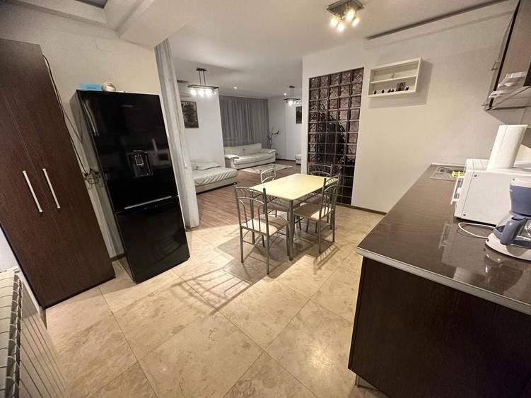 Apartament cu 3 camere decomandat în Ghencea