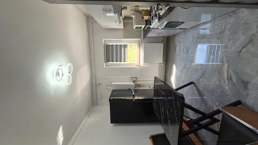 Apartament cu 4 camere decomandat în Central
