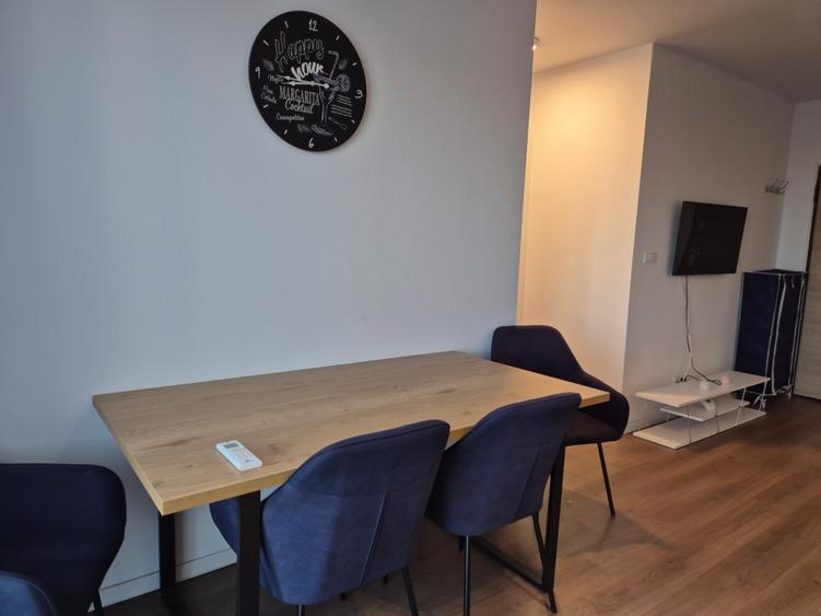 Apartament cu 2 camere decomandat, mobilat în Torontalului