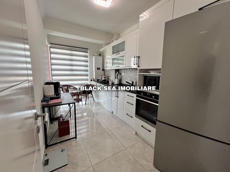 Apartament cu 4 camere decomandat, mobilat în Energia